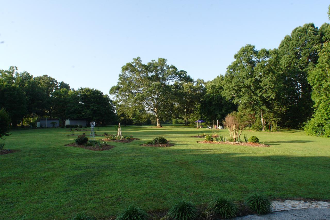 Seven Oaks Bed & Breakfast Highpoint エクステリア 写真