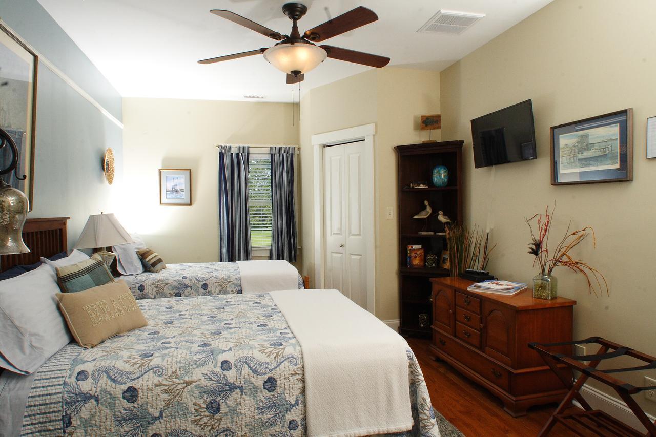 Seven Oaks Bed & Breakfast Highpoint エクステリア 写真